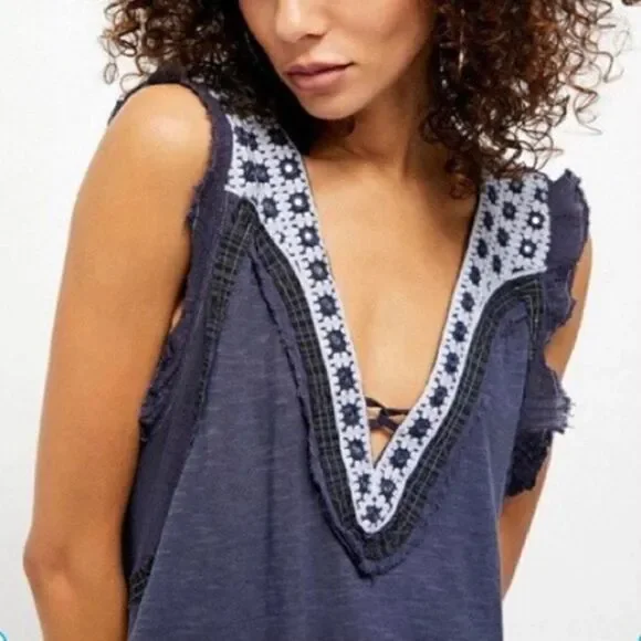 Free people - Picture 1 of 5